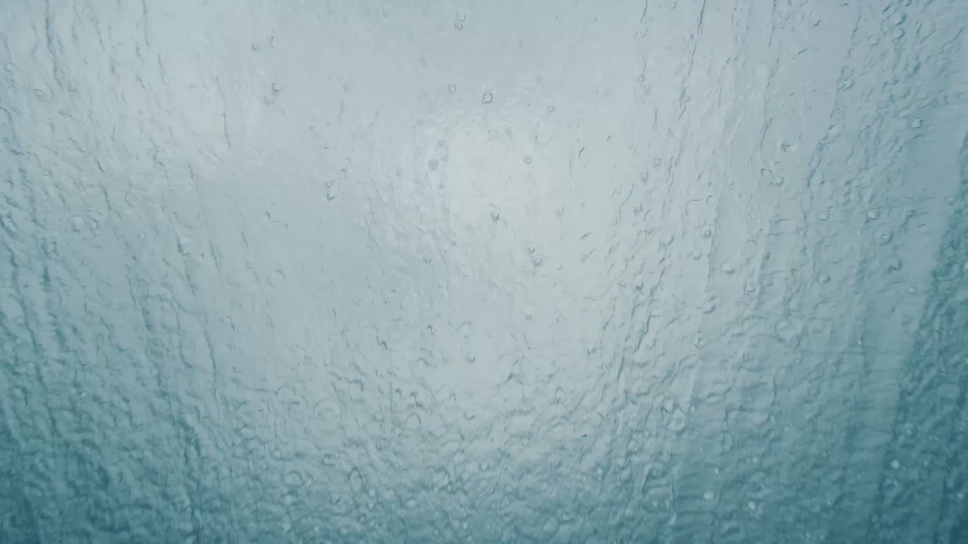 Cargar video: Cabeau's funds plastic collection for cleaner oceans through partnership with CleanHub