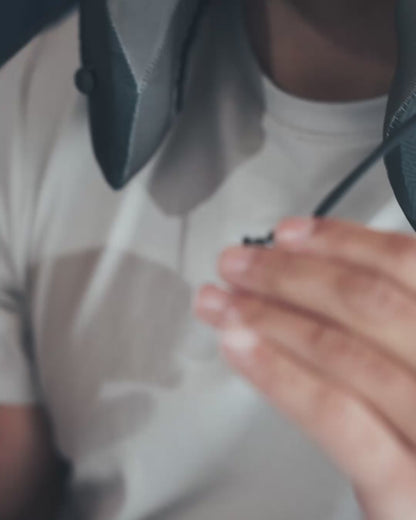 Engaging adjustable front clasp closure